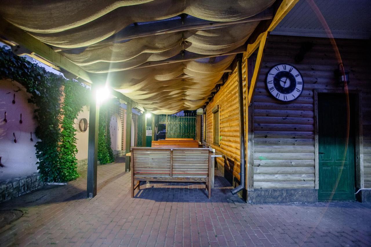 Hotel Pieno Piano Rivne Exterior foto